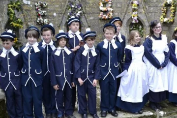 Bisley Well Dressing