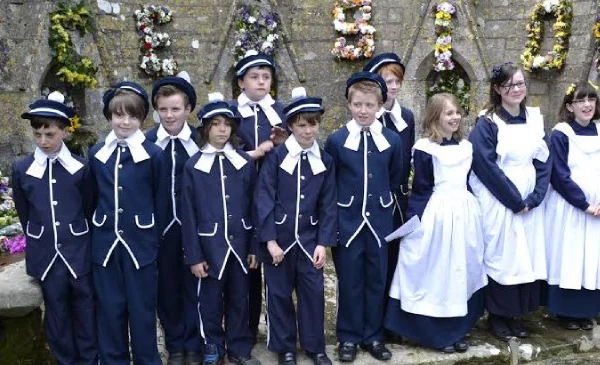 Bisley Well Dressing – A Cotswolds tradition