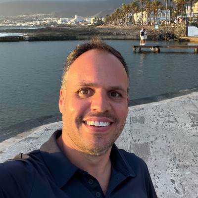 Chris - founder of LovingTheCotswolds.com