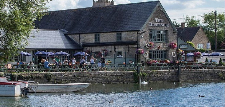 Riverside pub in Lechlade in the Cotswolds