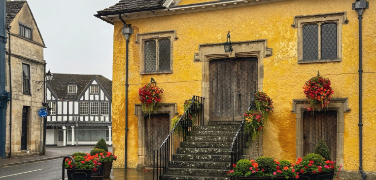 Tetbury Town Centre a stones throw from the Kings home